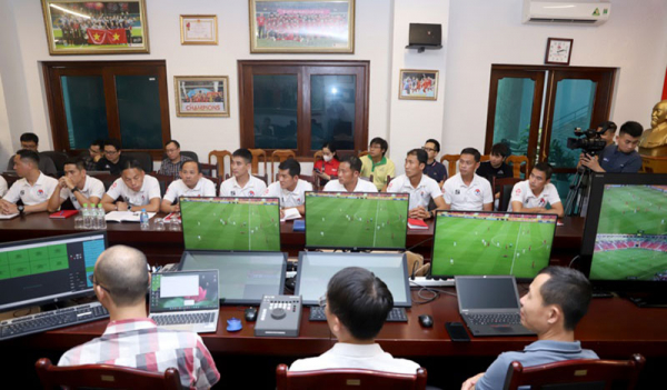 VAR có thể khiến V-League rối hơn.