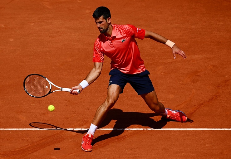 Djokovic ra quân suôn sẻ ở Roland Garros 2023