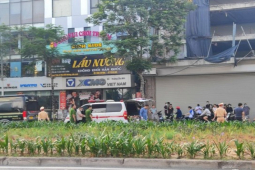 Hà Nội: Người phụ nữ đi xe đạp bị ô tô tông tử vong