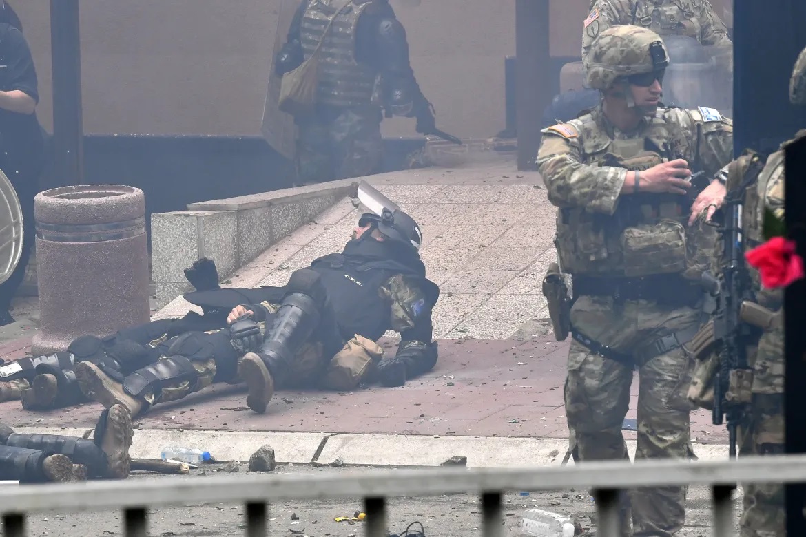 Lính NATO đụng độ với người dân ở Kosovo: Nga lên tiếng - 1