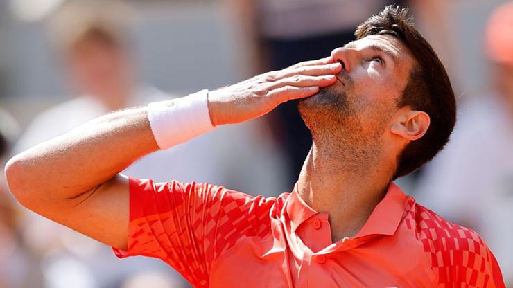 Djokovic tạo nên vết gợn ở vòng 1 Roland Garros