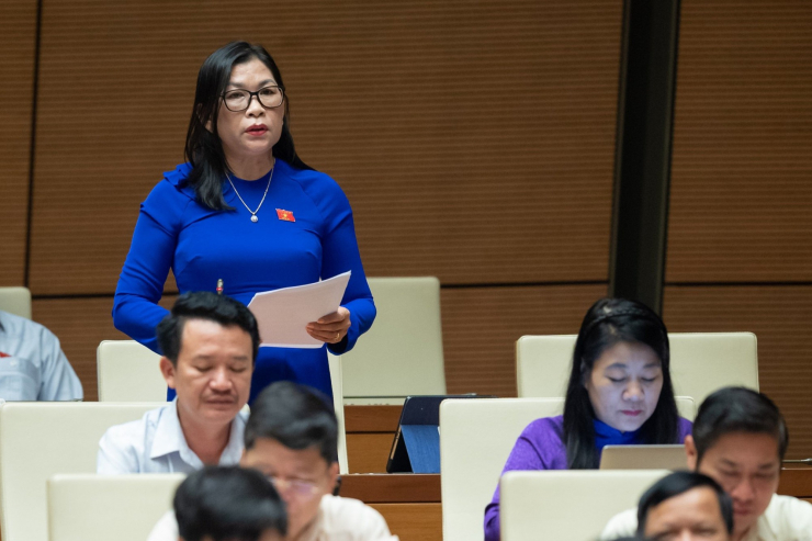 Đại biểu Nguyễn Văn Cảnh đề nghị được mặc áo dài ngũ thân khi họp Quốc hội, chào cờ - 2