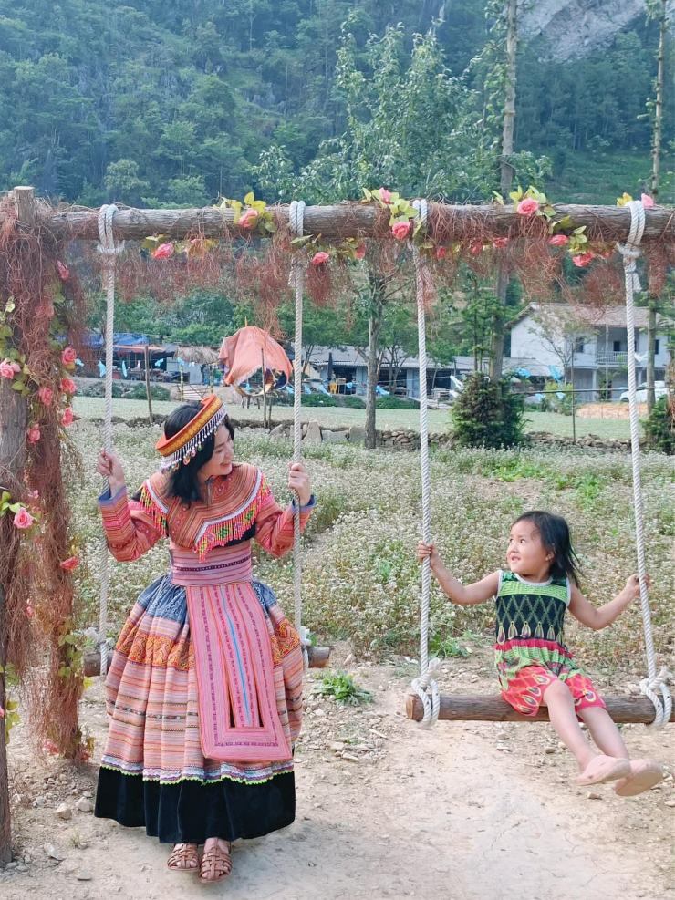 Hai cô nàng 9X khám phá ‘mùa xanh’ ở Hà Giang - 2