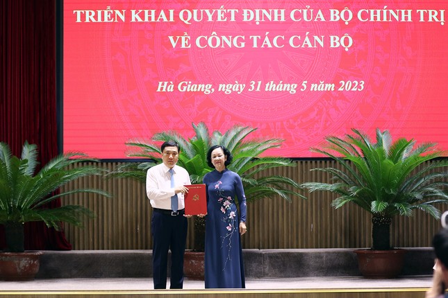 Bộ Chính trị quyết định giao ông Nguyễn Mạnh Dũng, Phó Bí thư Tỉnh ủy giữ chức Quyền Bí thư Tỉnh ủy Hà Giang nhiệm kỳ 2020 – 2025 đến khi kiện toàn chức danh Bí thư Tỉnh ủy. Ảnh: PV