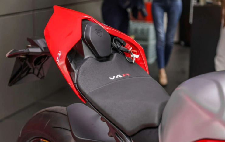 2023 Ducati Panigale V4R về Đông Nam Á, giá hơn 2,3 tỷ đồng - 4