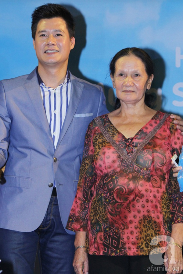 Điều ít biết về người phụ nữ quyền lực được Quang Dũng báo hiếu cả biệt thự 400 tỷ đồng - 1