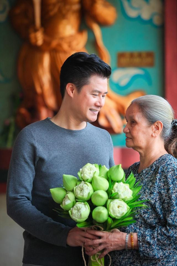 Điều ít biết về người phụ nữ quyền lực được Quang Dũng báo hiếu cả biệt thự 400 tỷ đồng - 2