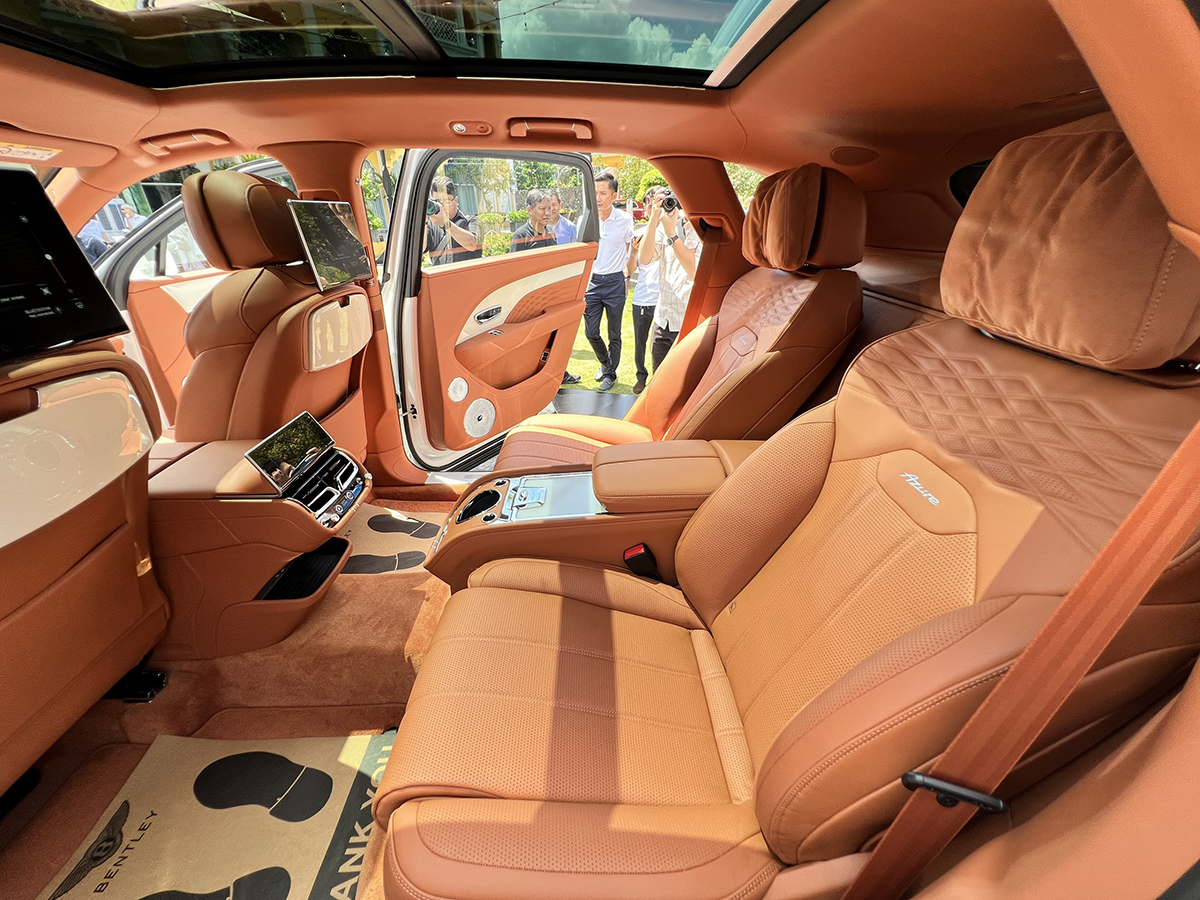 Bentley Bentayga phiên bản trục cơ sở kéo dài ra mắt khách hàng Việt, giá bán từ 21 tỷ đồng - 10