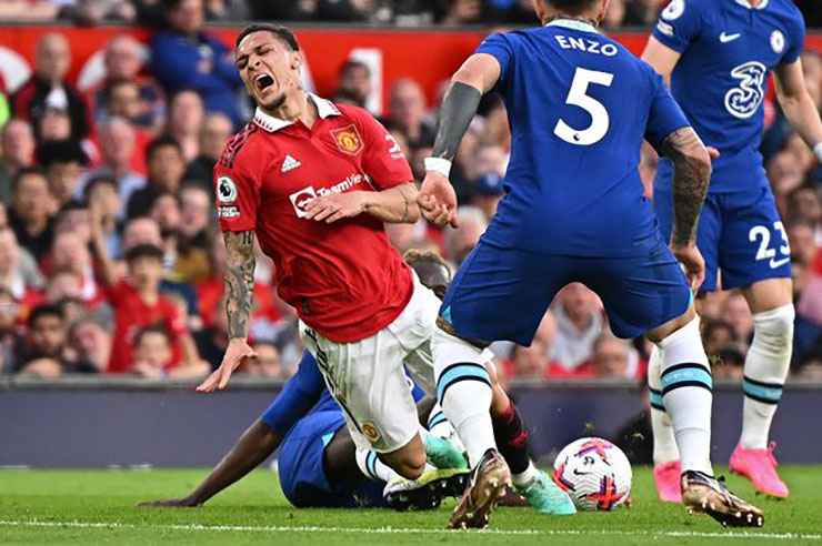 &nbsp;Antony dính chấn thương nặng ở trận MU đại thắng Chelsea 4-1