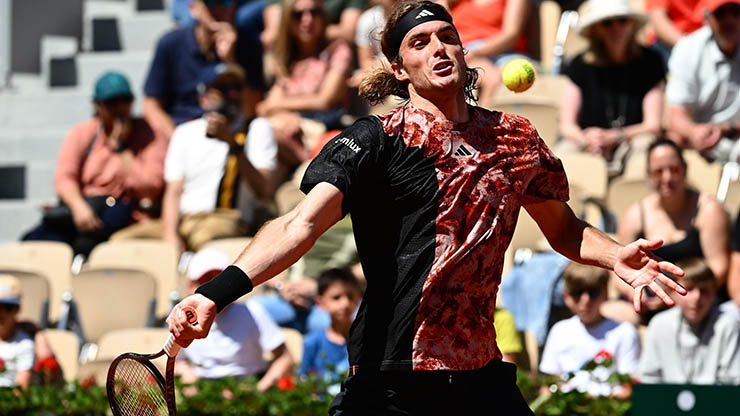 Tsitsipas có trận đấu áp đảo trước "gã lùn" Schwartzman