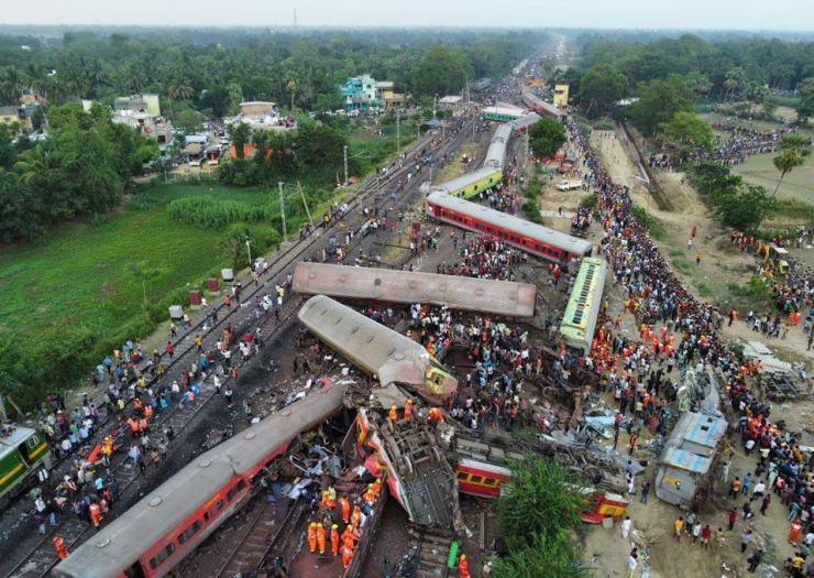 Ấn Độ công bố nguyên nhân thảm họa đường sắt làm 300 người chết - 1