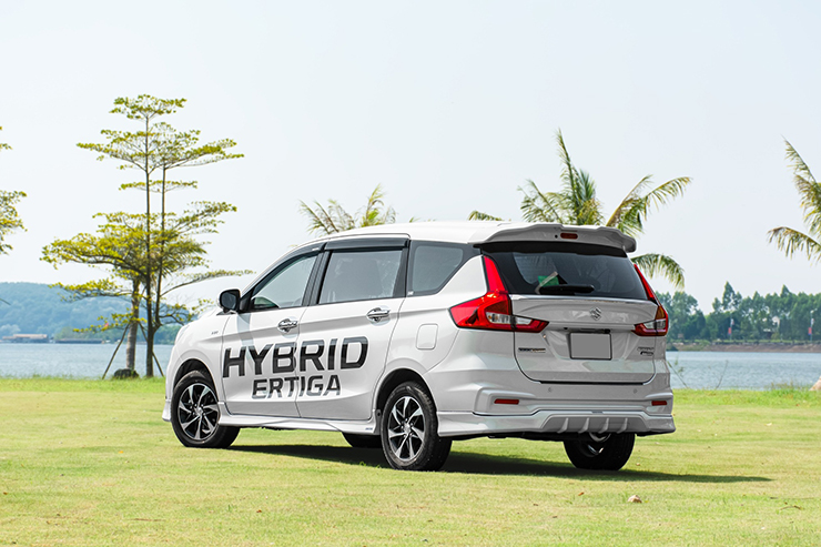 Suzuki Ertiga hybrid giảm giá đến 60 triệu đồng tại đại lý - 2