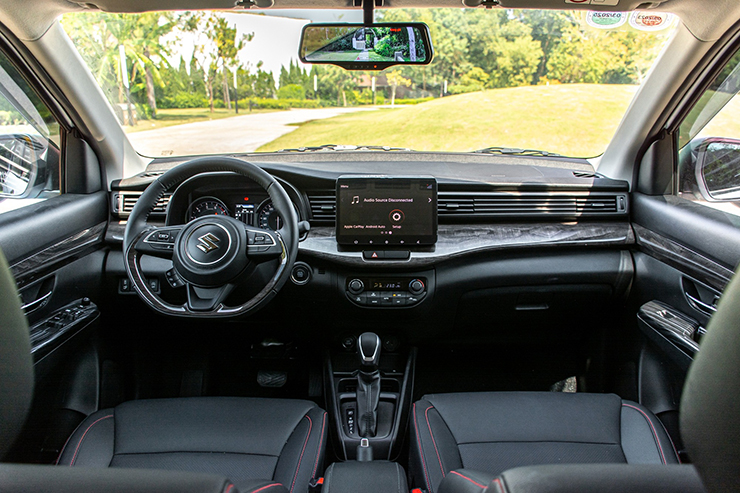 Suzuki Ertiga hybrid giảm giá đến 60 triệu đồng tại đại lý - 3