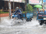 Tin tức trong ngày - TP HCM bước vào đợt mưa lớn diện rộng