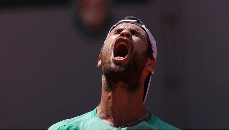 Khachanov muốn dùng chiến lược của cờ vua để thắng Djokovic