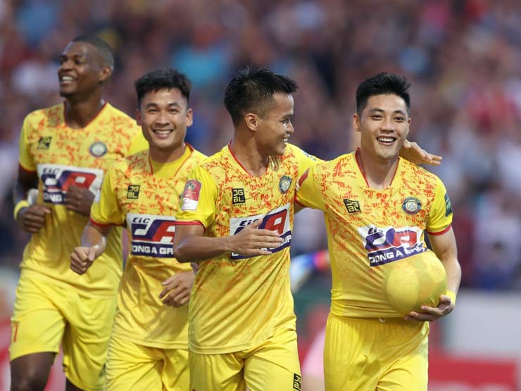 Trực tiếp bóng đá Thanh Hóa - Công An Hà Nội: Suýt có bàn thắng thứ 5 (V-League) (Hết giờ) - 3