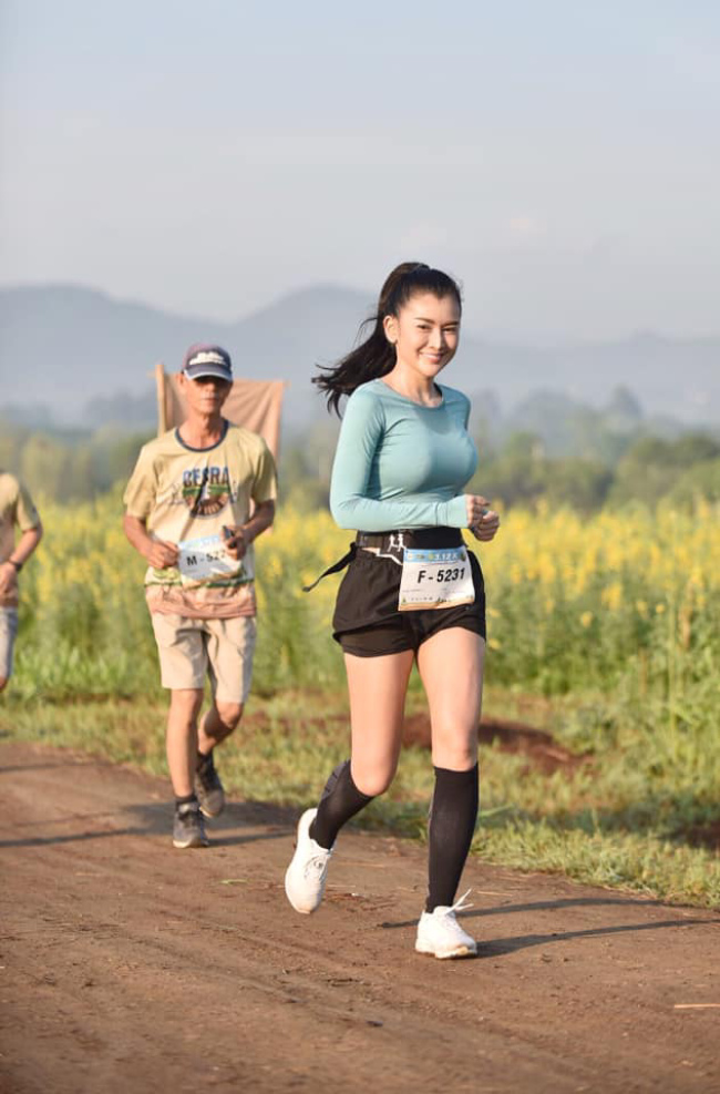 Bí quyết giữ gìn vẻ đẹp của Pooklook là chạy bộ và tập luyện chạy marathon.
