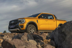 Giá xe Ford Ranger niêm yết và lăn bánh tháng 6/2023