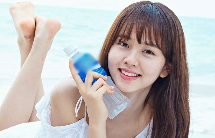 Cùng với&nbsp;Kim Yoo Jung, Kim So Hyun cũng là &#34;em gái quốc dân&#34; được yêu mến tại Hàn Quốc.&nbsp;
