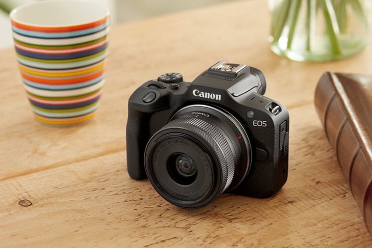 Canon trình làng máy ảnh không gương lật EOS R100 - 1