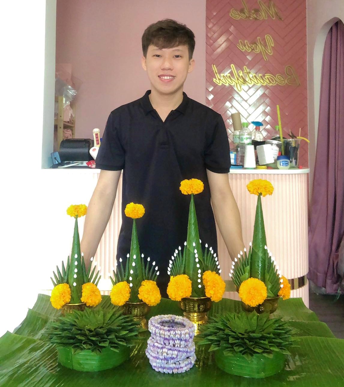 Anh Thanh Huy theo đuổi bộ môn nghệ thuật kết hoa từ Thái Lan được hơn 2 năm nay.