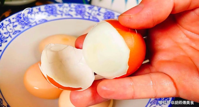 Tip for boiling eggs easily with an electric rice cooker - 1