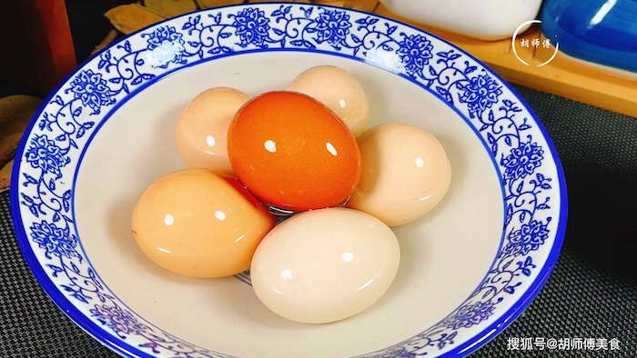 Tip for boiling eggs easily with an electric rice cooker - 2