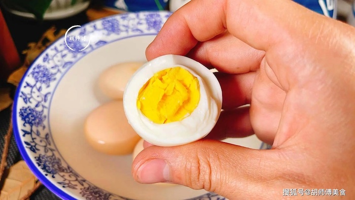 Tip for boiling eggs easily with an electric rice cooker - 5