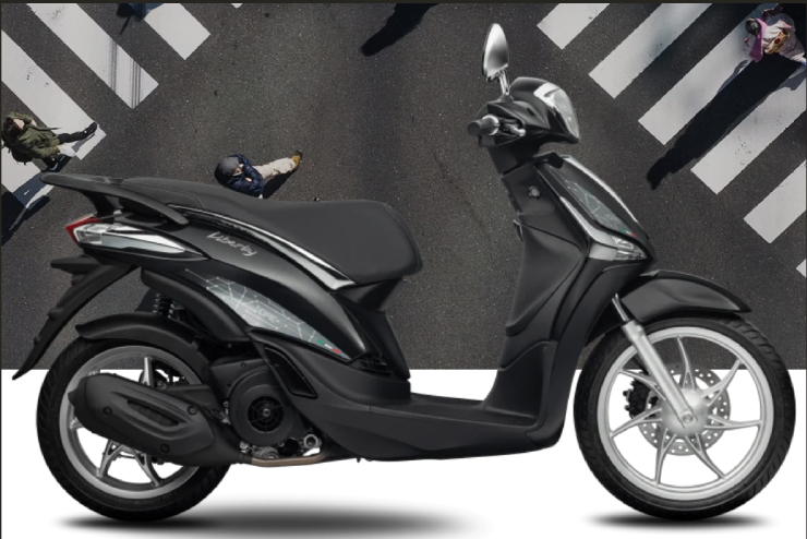 7. Piaggio Liberty 125 One là phiên bản Liberty giá rất mềm, niêm yết chỉ ở mức 49,2 triệu đồng. Mẫu xe ga này mang đậm chất xe Ý gọn nhẹ, dễ điều khiển, trong khi lại sở hữu động cơ mang công nghệ i-Get mạnh mẽ và tiết kiệm xăng, giúp cho quá trình vận hành mượt mà và êm ái. Xe có nhiều trang bị tiện ích như cốp đựng đồ rộng dưới yên và hộc đựng đồ phía trước. Trên xe có hệ thống khóa từ chống trộm Immobilizer được đánh giá có độ an toàn cao.