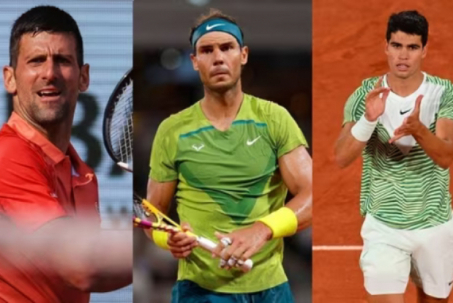 Djokovic ca ngợi Alcaraz "ngang ngửa" Nadal trước bán kết Roland Garros