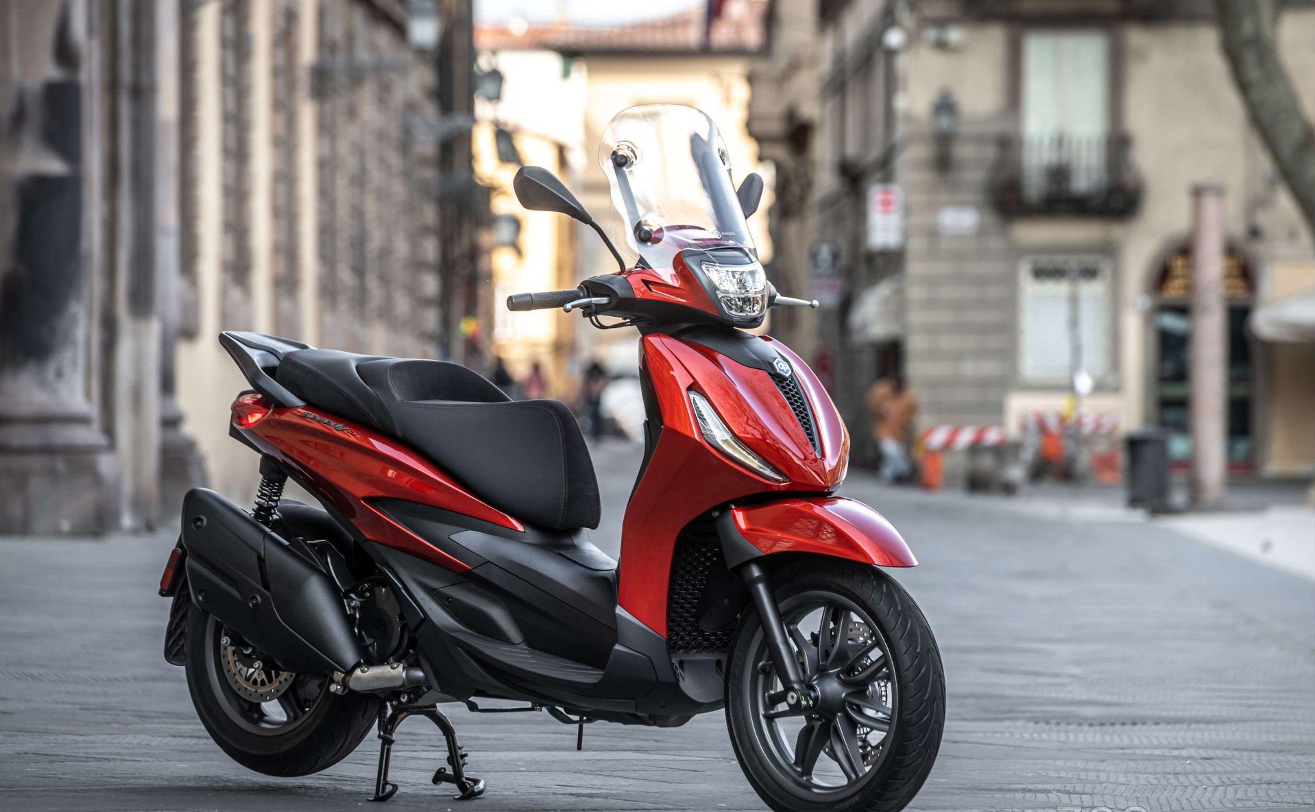 Xe ga cỡ lớn nên chọn Honda SH 350i hay Piaggio Beverly? - 1