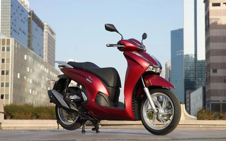 Xe ga cỡ lớn nên chọn Honda SH 350i hay Piaggio Beverly? - 2