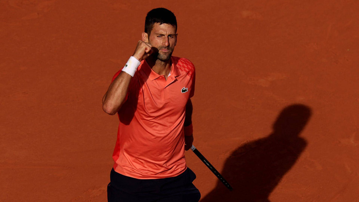 Djokovic tận dụng tốt việc Alcaraz gặp vấn đề sức khỏe để giành chiến thắng