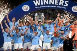 Man City lập kỳ tích ăn 3 như MU: Pep và học trò diễu hành rước cúp khi nào?