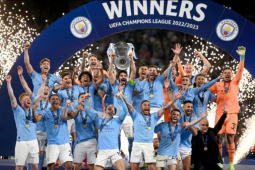 Man City lập kỳ tích ăn 3 như MU: Pep và học trò diễu hành rước cúp khi nào?