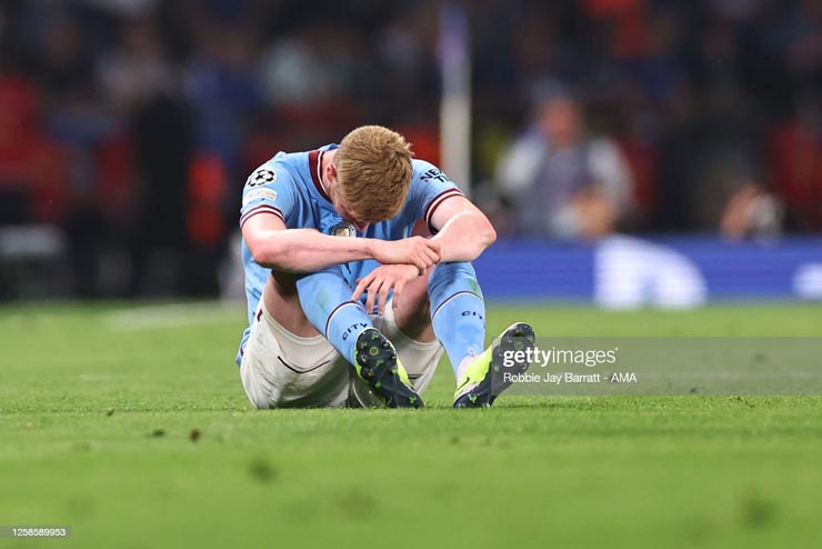 Điên rồ chung kết Cúp C1: De Bruyne bị vận đen bủa vây, 36 phút rời sân - 11