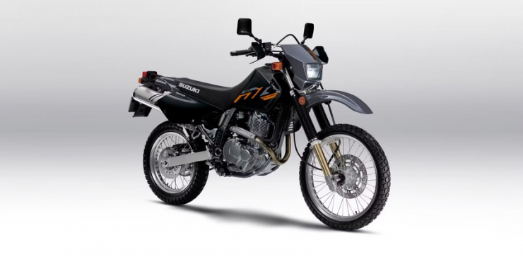 Suzuki DR650S có động cơ bốn thì. Ảnh: Hotcar.