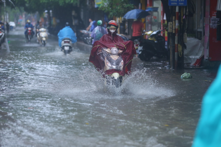 Các phương tiện lưu thông khó khăn.