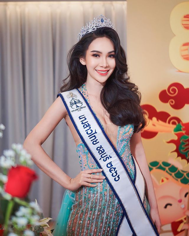 Benjapak đại diện cho tỉnh Chonburi trong một cuộc thi sắc đẹp tại Thái Lan năm 2023. Ảnh: Instagram