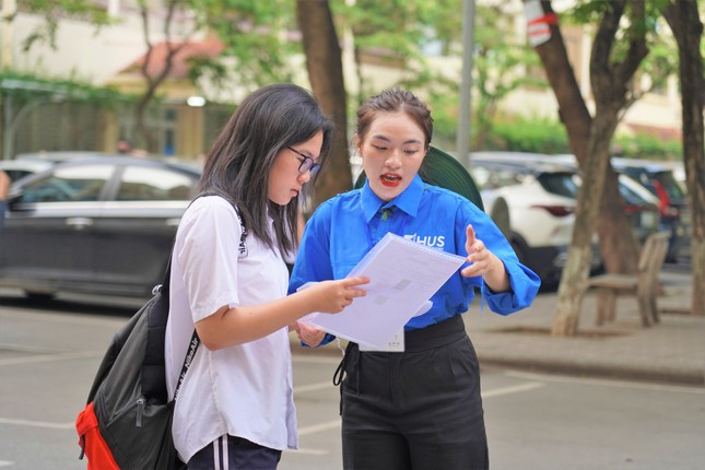 Trường THPT chuyên đầu tiên công bố điểm trúng tuyển lớp 10 trên địa bàn Hà Nội - 1