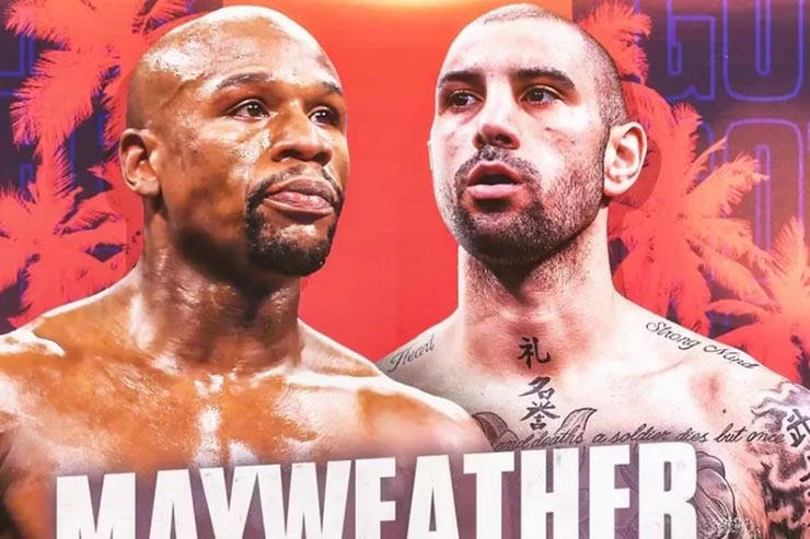 Mayweather (trái) đấu với John Gotti III