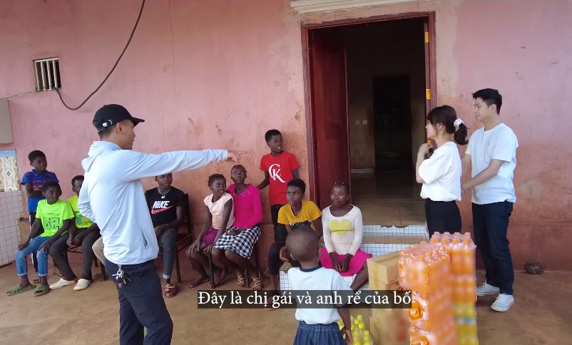 Nhân vật đặc biệt giúp Quang Linh Vlogs từ tay trắng tới dựng cơ ngơi ở châu Phi - 2