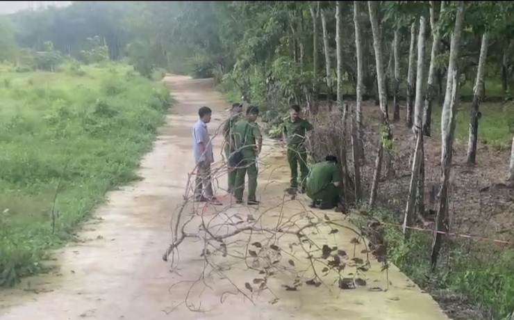 Hiện trường phát hiện thi thể bé trai sơ sinh