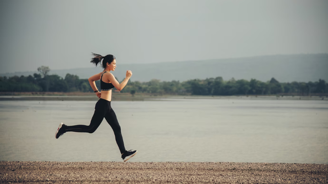 Nếu trước kia bạn quá bận rộn để yêu một người, để quan tâm tới người đó thì bây giờ, hãy dành thời gian để chăm sóc bản thân mình. Ảnh minh hoạ