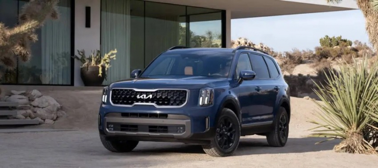 Kia Telluride có giá hơn 870 triệu đồng. Ảnh: Motorbiscuit.