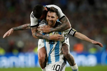 Nhận định trận HOT: “Song kiếm” Messi – Garnacho ra mắt Argentina, TBN đấu Italia