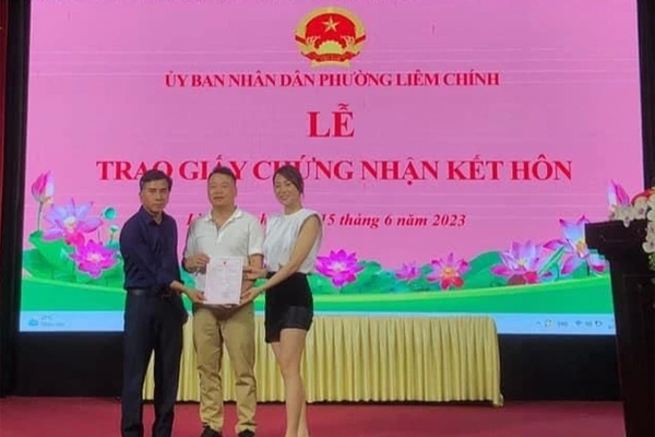 3 mối tình kín tiếng của Phương Oanh trước khi đăng ký kết hôn với Shark Bình - 3