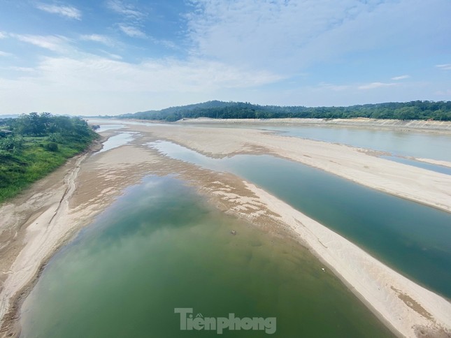 Dòng chảy trên sông Đà có thể giảm trong nửa cuối tháng 6. Ảnh: Trọng Tài.