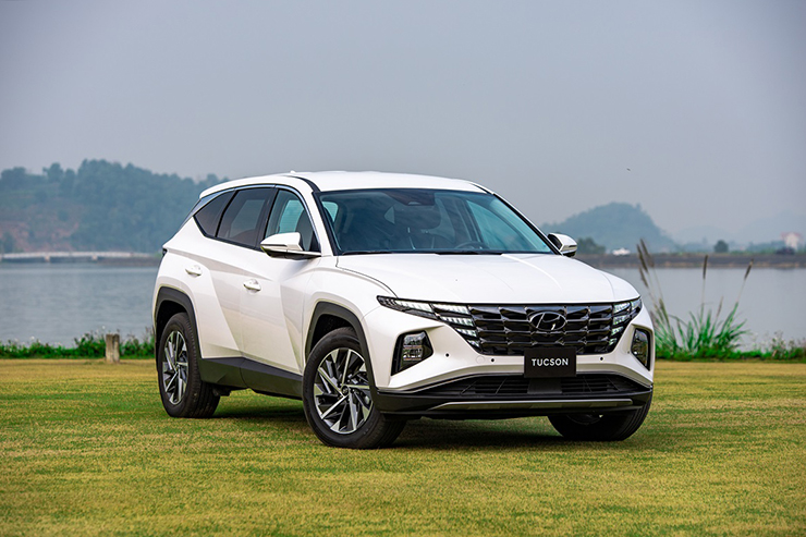 Giá xe Hyundai Tucson niêm yết và lăn bánh tháng 6/2023 - 1