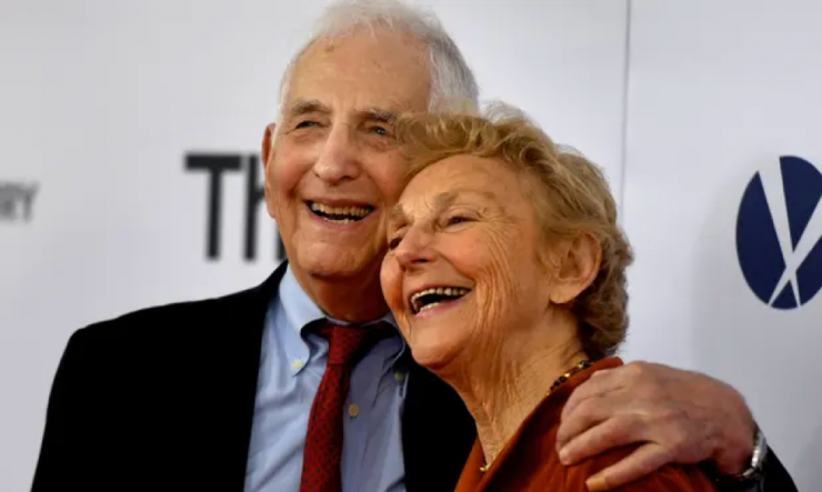 Ông Ellsberg và vợ Patricia Marx Ellsberg trong một sự kiện ở Washington năm 2017. Ảnh: The Washington Post